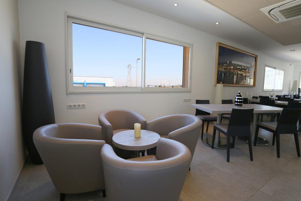 Hotel Restaurant Les Pielettes Le Rove Kültér fotó