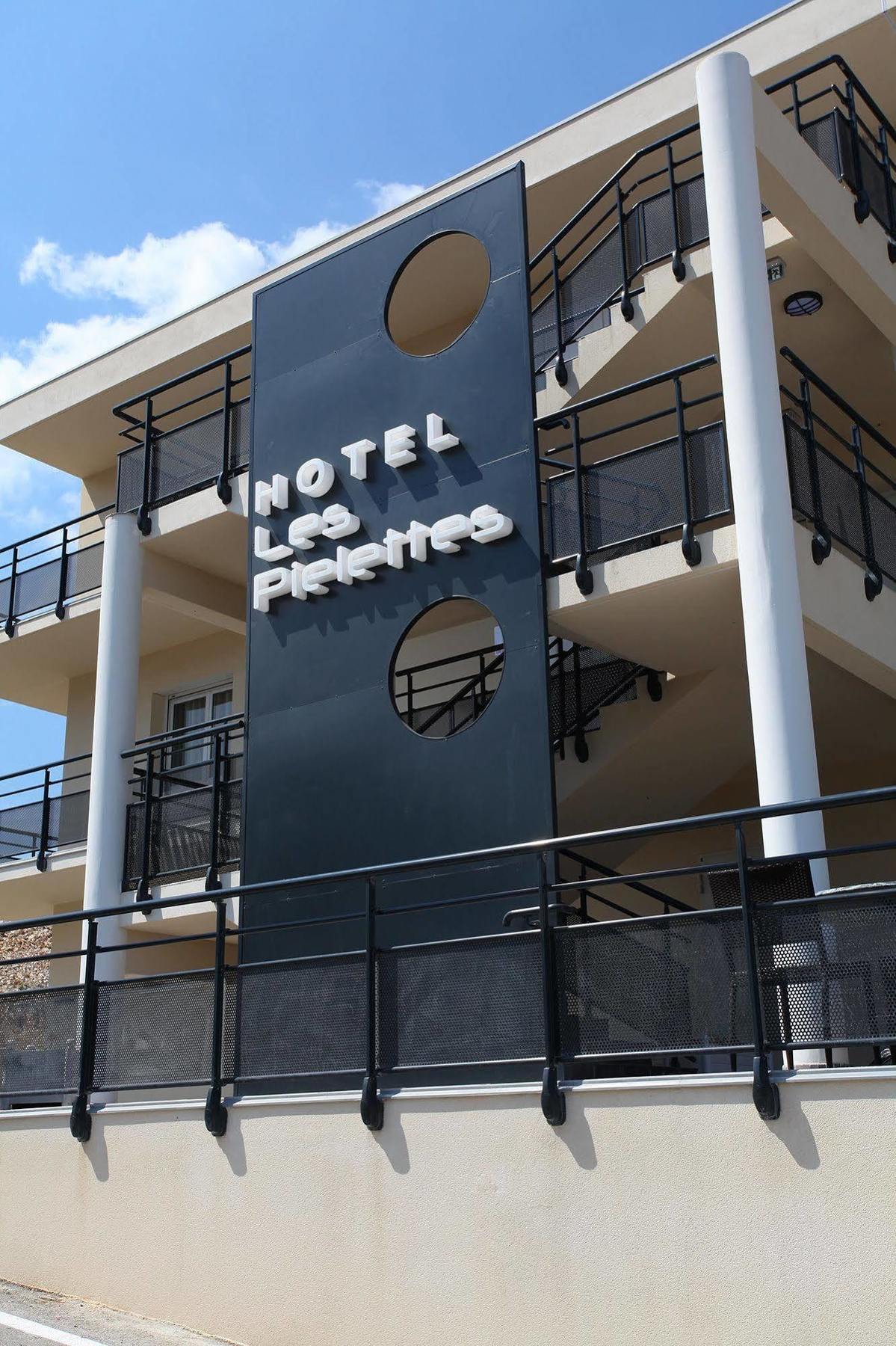 Hotel Restaurant Les Pielettes Le Rove Kültér fotó