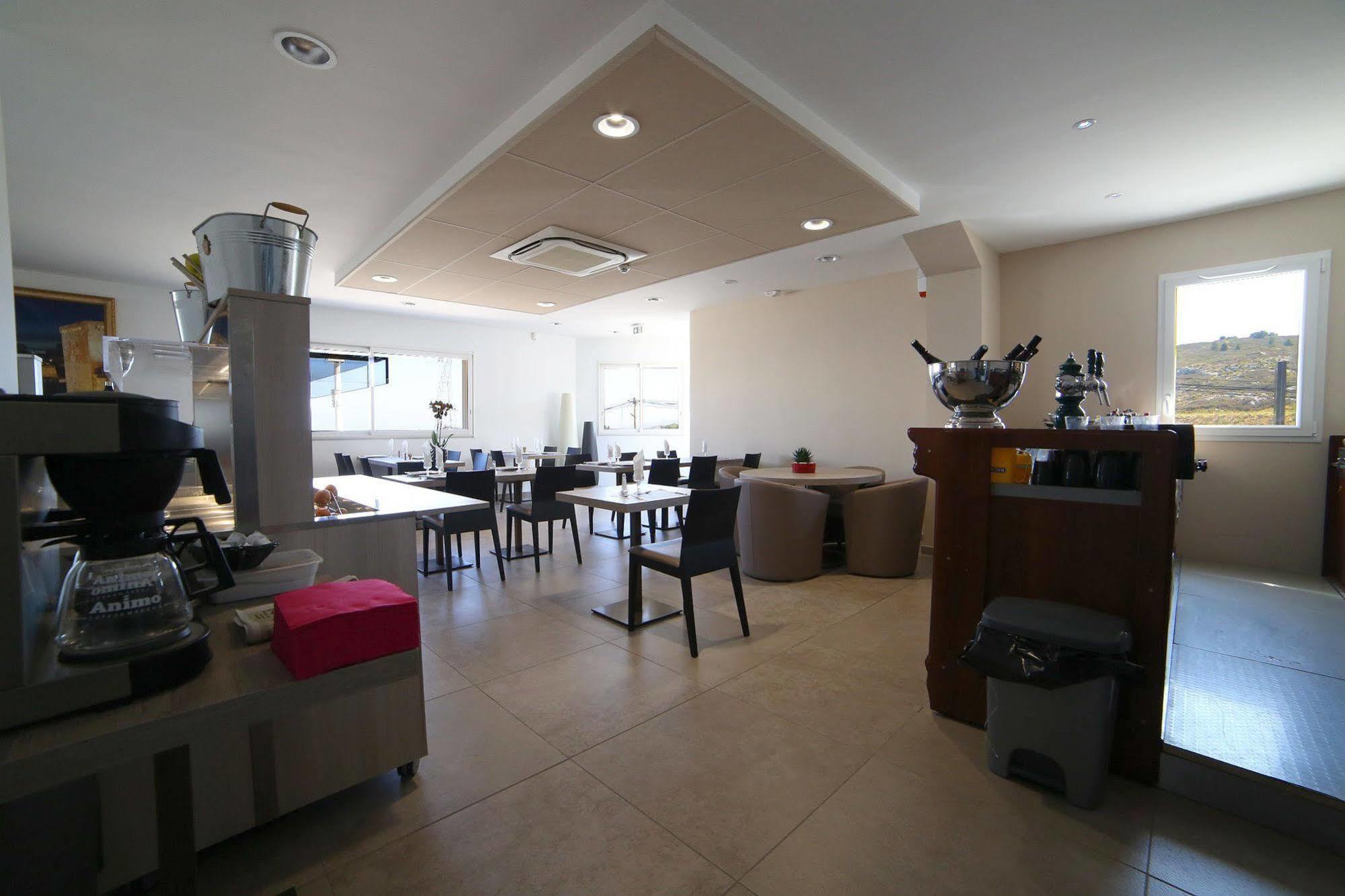 Hotel Restaurant Les Pielettes Le Rove Kültér fotó
